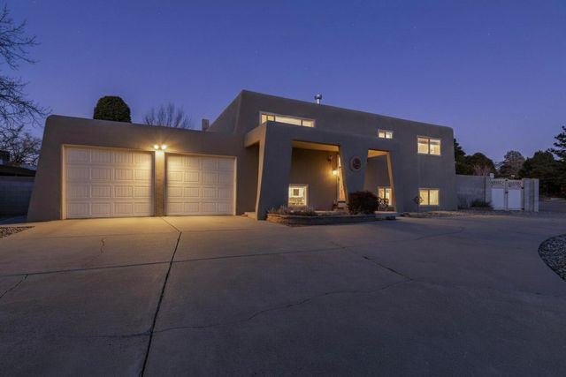 9101 Las Camas Road NE, Albuquerque, NM 87111