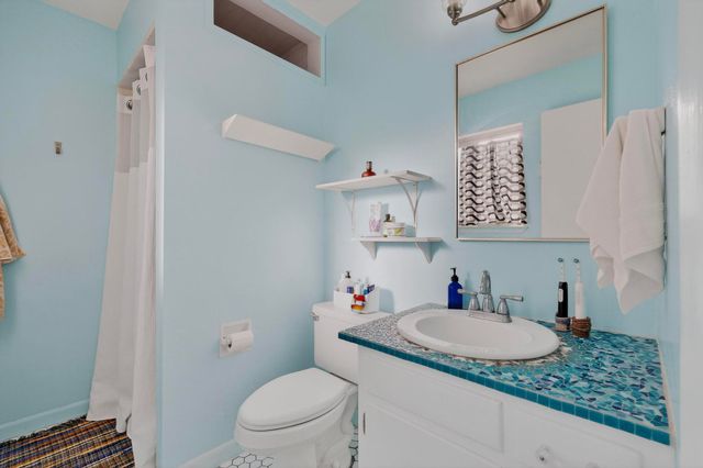 9101 Las Camas Road NE, Albuquerque, NM 87111