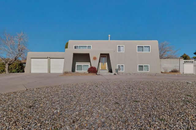 9101 Las Camas Road NE, Albuquerque, NM 87111