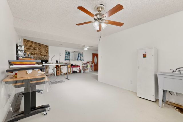 9101 Las Camas Road NE, Albuquerque, NM 87111