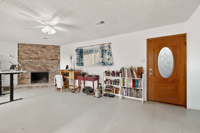 9101 Las Camas Road NE, Albuquerque, NM 87111