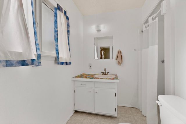 9101 Las Camas Road NE, Albuquerque, NM 87111