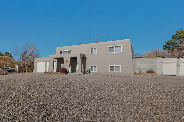 9101 Las Camas Road NE, Albuquerque, NM 87111