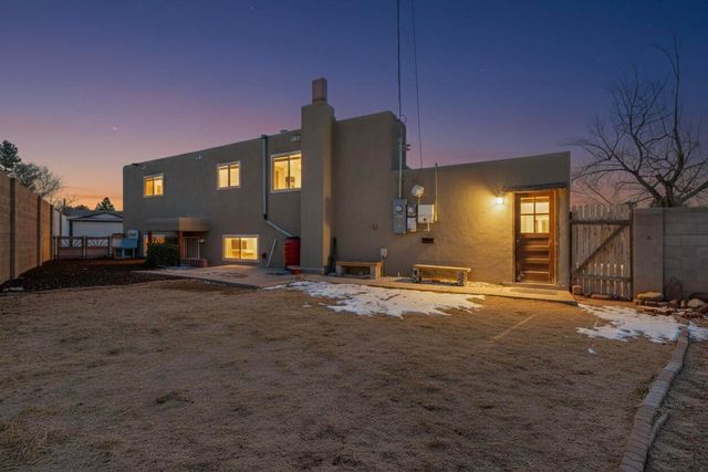 9101 Las Camas Road NE, Albuquerque, NM 87111