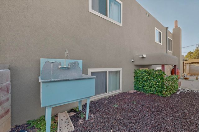 9101 Las Camas Road NE, Albuquerque, NM 87111