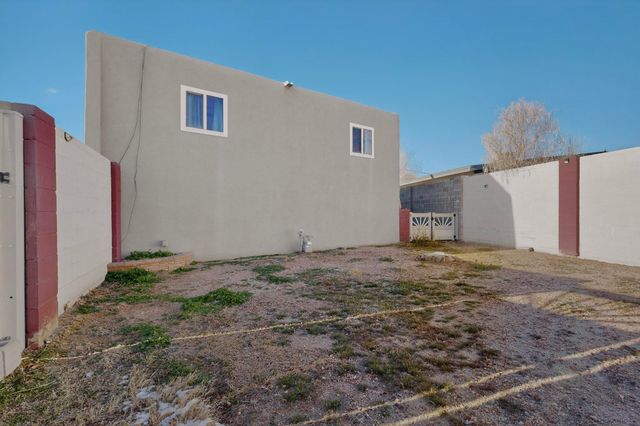9101 Las Camas Road NE, Albuquerque, NM 87111
