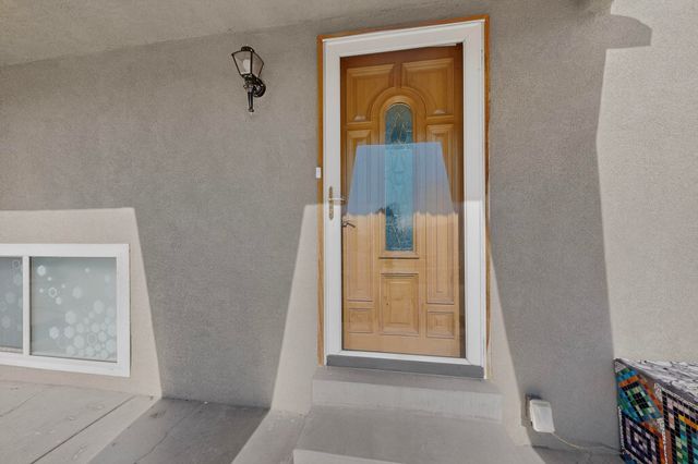 9101 Las Camas Road NE, Albuquerque, NM 87111