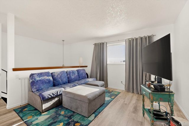 9101 Las Camas Road NE, Albuquerque, NM 87111