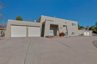 9101 Las Camas Road NE, Albuquerque, NM 87111