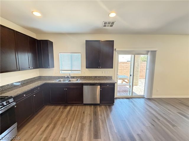 6070 Forest Archer Place, Las Vegas, NV 89122