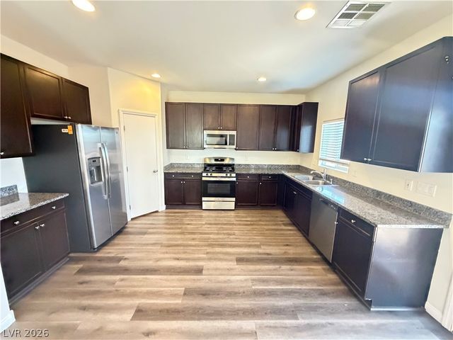 6070 Forest Archer Place, Las Vegas, NV 89122