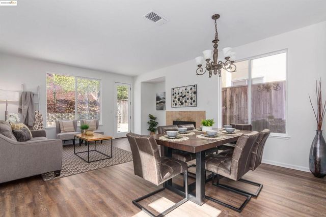 411 Canyon Ct, Vallejo, CA 94591