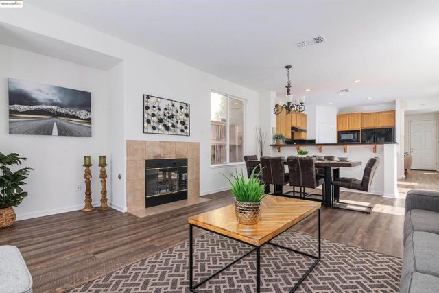 411 Canyon Ct, Vallejo, CA 94591