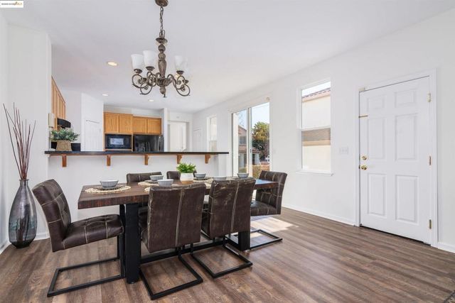 411 Canyon Ct, Vallejo, CA 94591