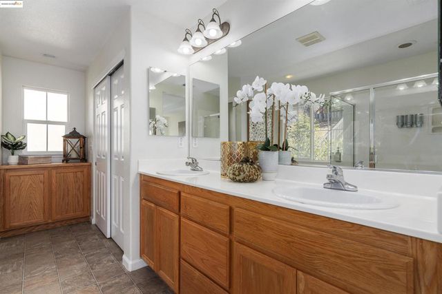 411 Canyon Ct, Vallejo, CA 94591