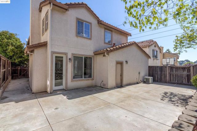 411 Canyon Ct, Vallejo, CA 94591