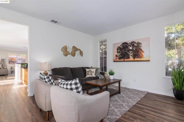 411 Canyon Ct, Vallejo, CA 94591