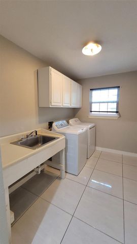 16911 Elmwood Glen Court, Houston, TX 77095