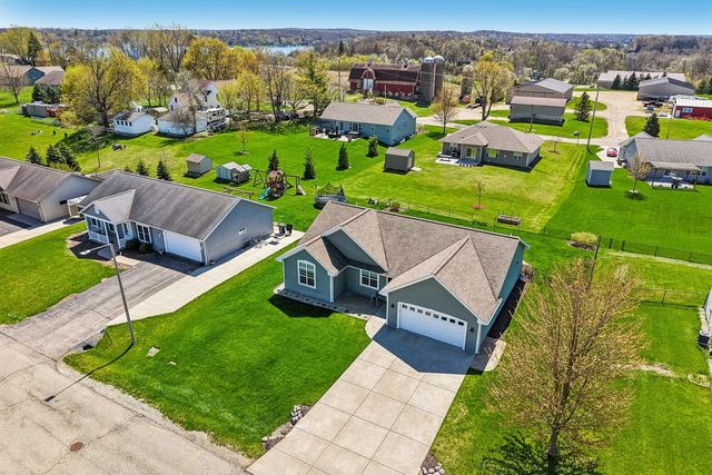 347 Homestead Drive, Twin Lakes, WI 53181