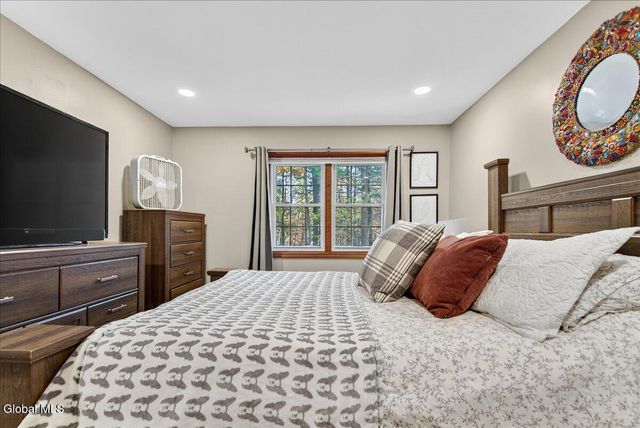 50 Deer Run Drive, Milton, NY 12020