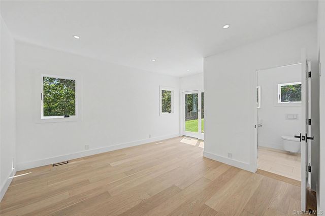 5 Bark Court, Wainscott, NY 11975