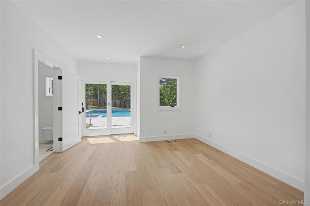 5 Bark Court, Wainscott, NY 11975
