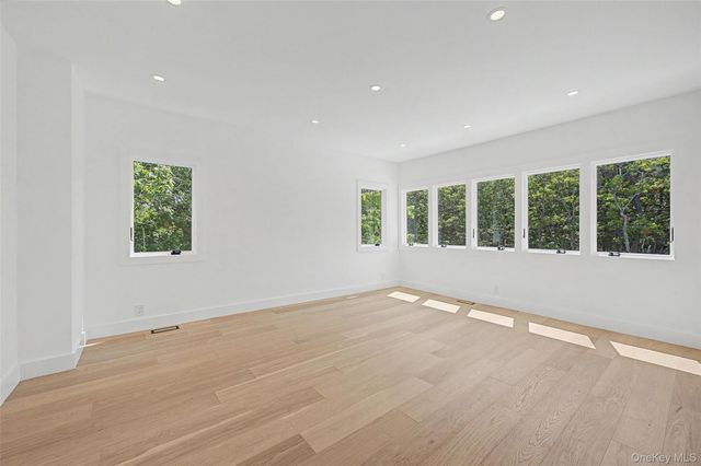 5 Bark Court, Wainscott, NY 11975