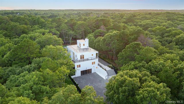 5 Bark Court, Wainscott, NY 11975