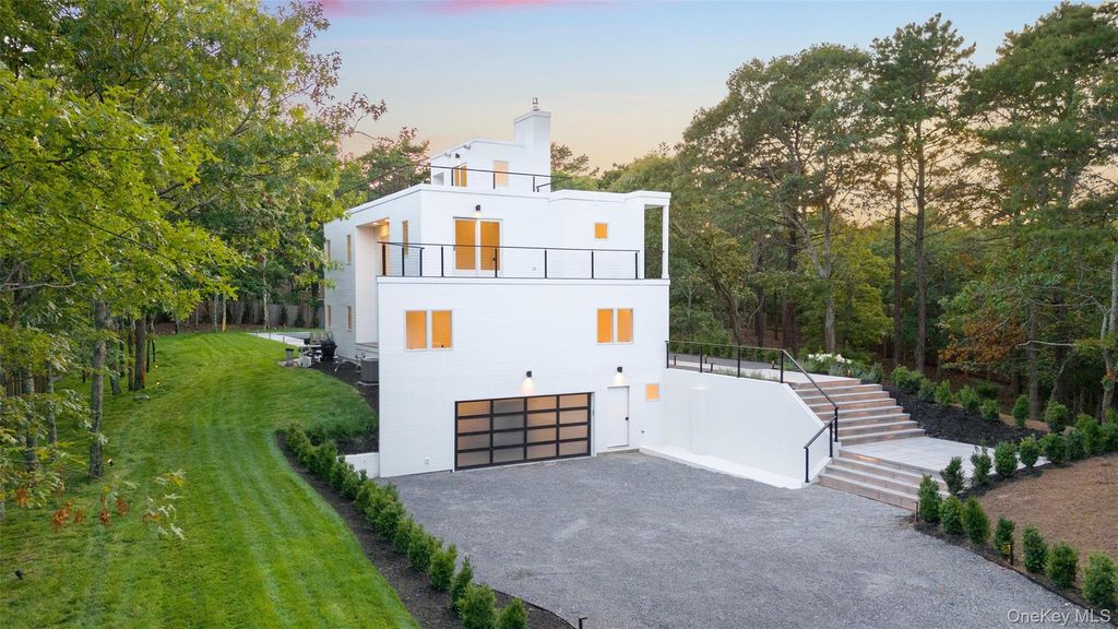5 Bark Court, Wainscott, NY 11975