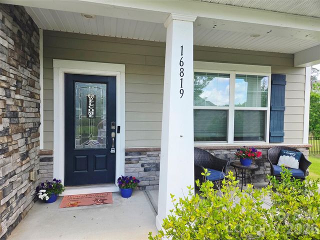 16819 Cozy Cove Road, Charlotte, NC 28278