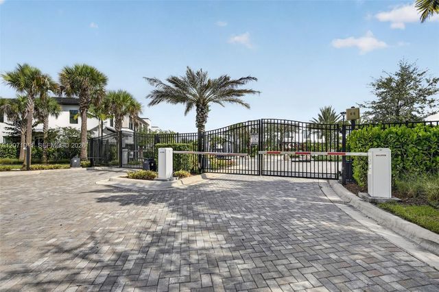 771 NW 84th Terrace, Plantation, FL 33324