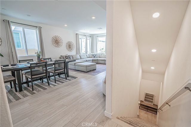 27154 Valley Oak Place, Valencia, CA 91381