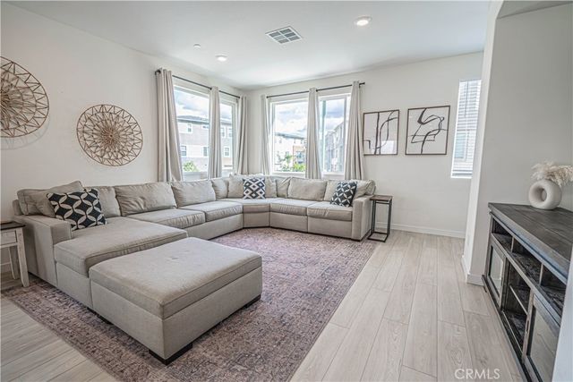 27154 Valley Oak Place, Valencia, CA 91381