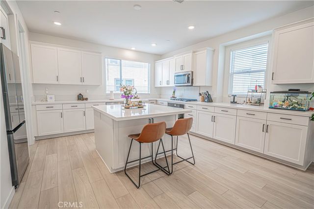 27154 Valley Oak Place, Valencia, CA 91381