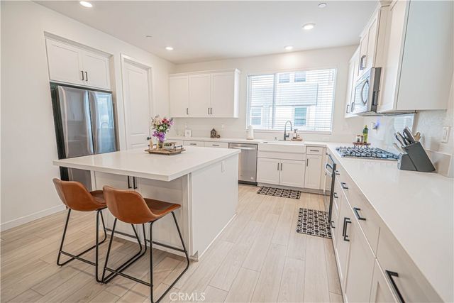 27154 Valley Oak Place, Valencia, CA 91381