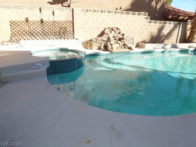 7604 Cruz Bay Court, Las Vegas, NV 89128