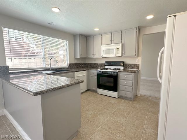 7604 Cruz Bay Court, Las Vegas, NV 89128