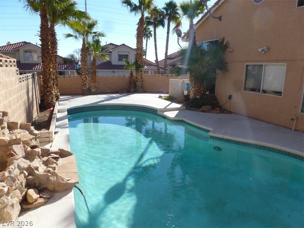 Image 32 of property listing at 7604 Cruz Bay Court, Las Vegas, NV 89128