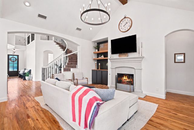 1200 Grant Avenue, Lantana, TX 76226