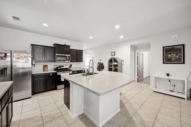 1148 Loomis Trail, Justin, TX 76247