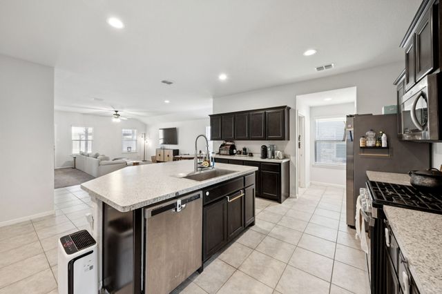 1148 Loomis Trail, Justin, TX 76247