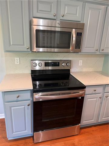 17 Saint Claire Lane NE, Atlanta, GA 30324