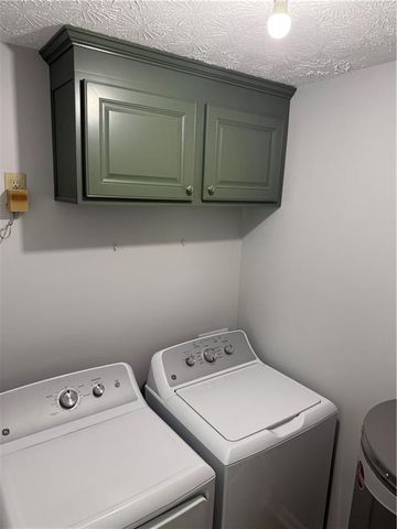 17 Saint Claire Lane NE, Atlanta, GA 30324