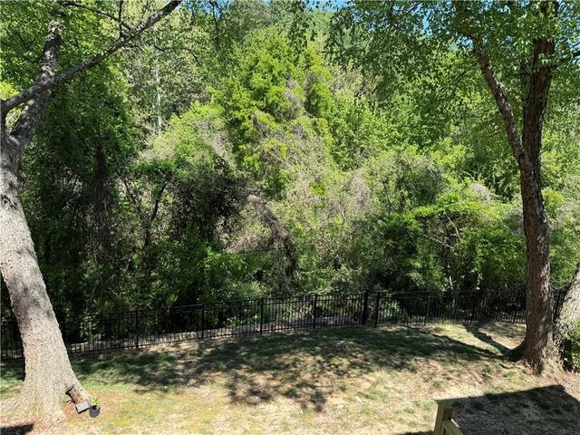 17 Saint Claire Lane NE, Atlanta, GA 30324