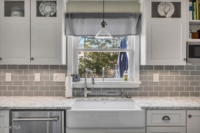 1022 Day Road, Rotterdam, NY 12303