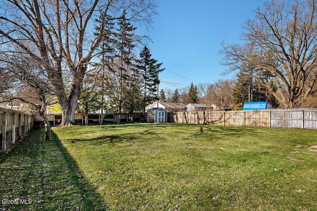 1022 Day Road, Rotterdam, NY 12303