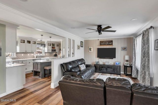 1022 Day Road, Rotterdam, NY 12303