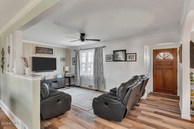 1022 Day Road, Rotterdam, NY 12303