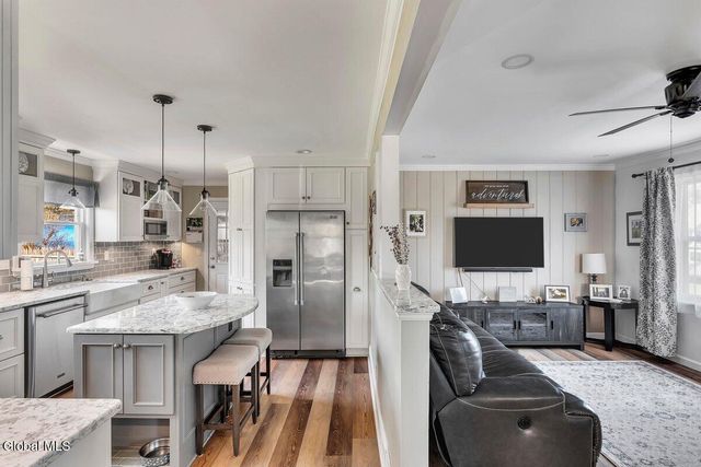 1022 Day Road, Rotterdam, NY 12303
