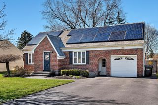 1022 Day Road, Rotterdam, NY 12303